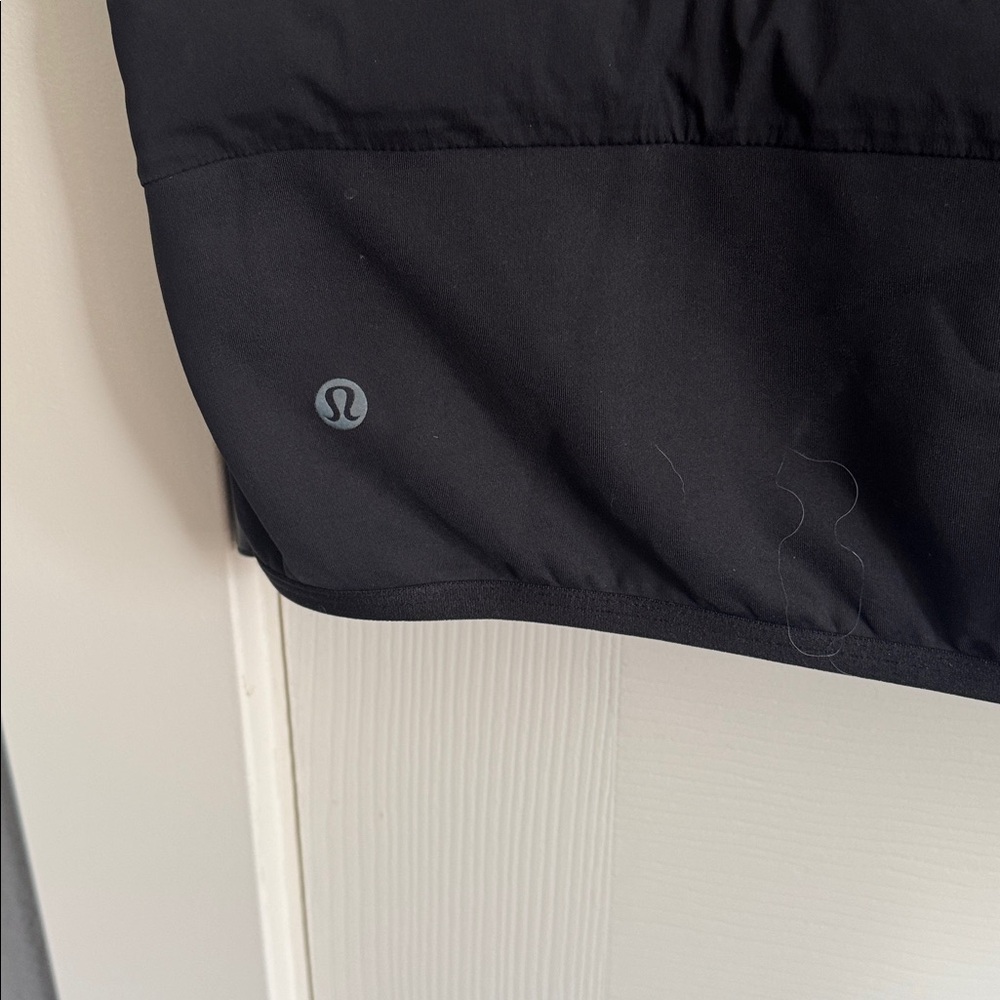 Men’s Lululemon “Down for it all” vest in size XL - Picture 5 of 7